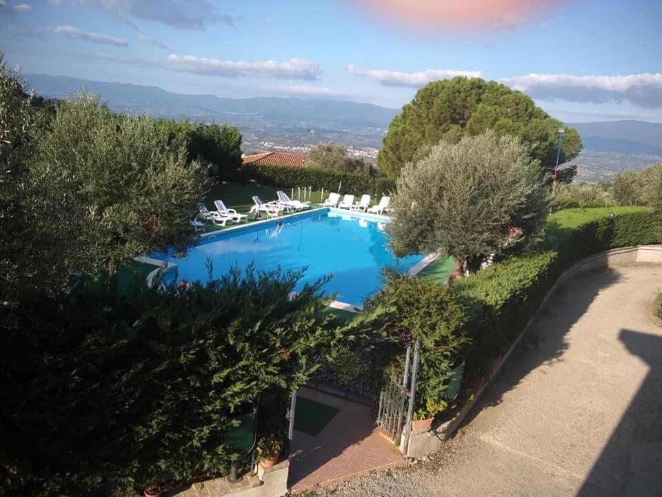 Agriturismo Pingitore Luzzi ภายนอก รูปภาพ