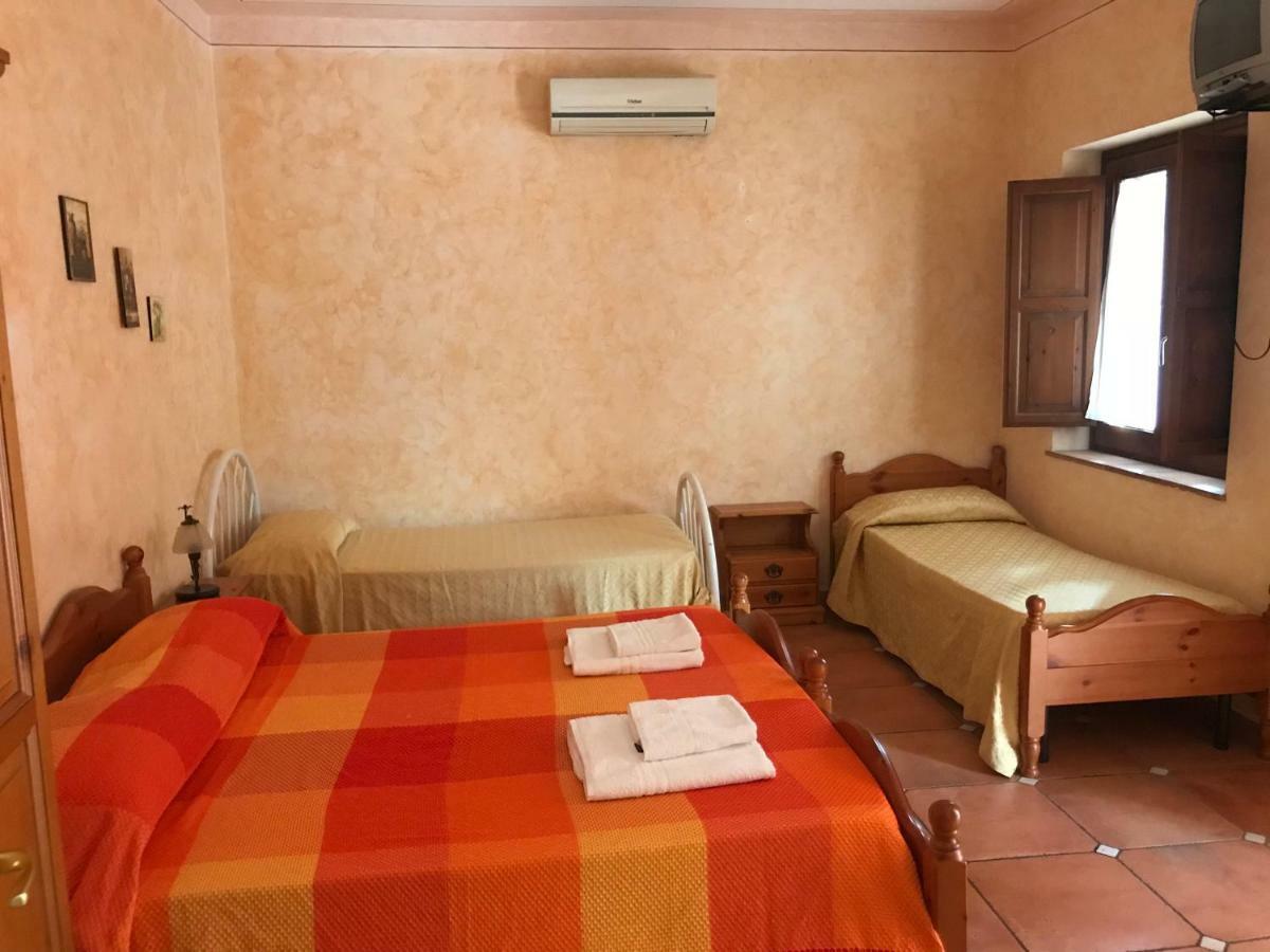 Agriturismo Pingitore Luzzi ภายนอก รูปภาพ
